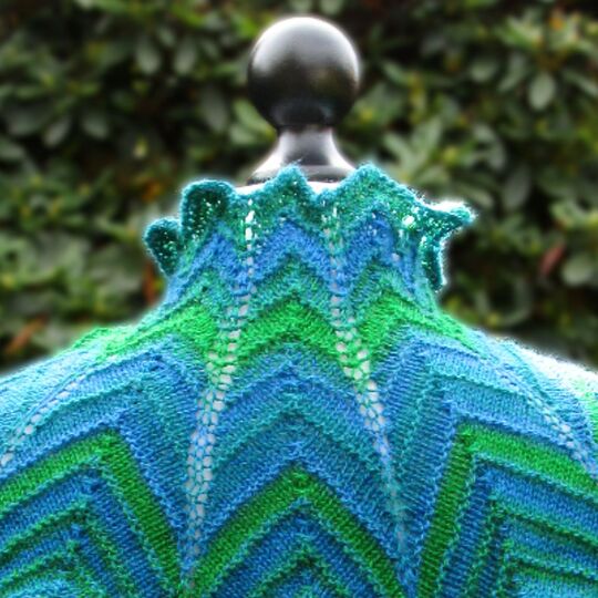 Dragon Cowl, neckwarmer, knitting pattern for adults