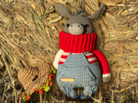 Donald Donkey Crochet Pattern / Crochet Pattern Donkey with Straw Hat
