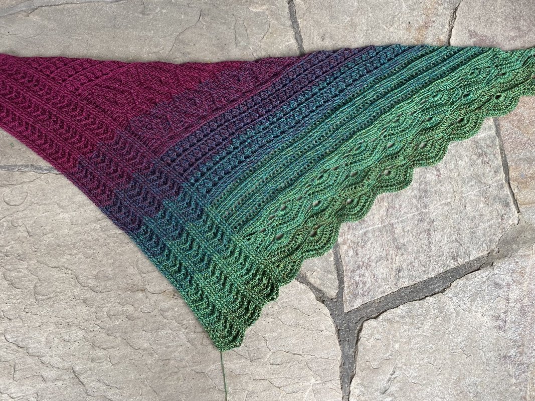 Häkelanleitung A shawl called us