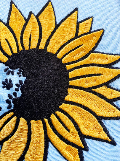 Stickdatei Sonnenblume mit Hundepfoten in 6 Größen, Maschinenstickdatei