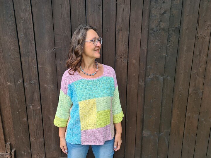 Häkelpulover Frauhohmanns "Piazza", der gute Laune-Pulli mit Farbenspiel