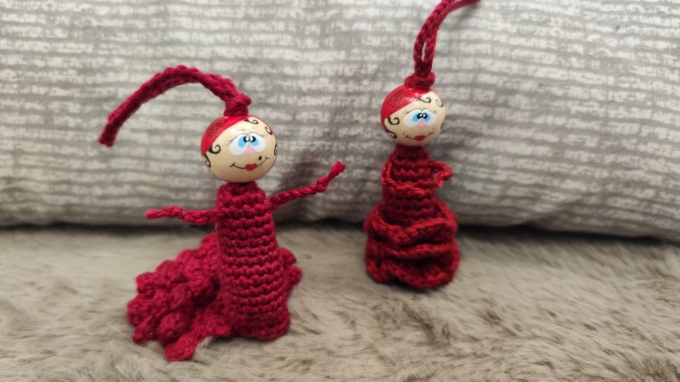 3 variants flamenco dancer worry worm lucky charm english US terms