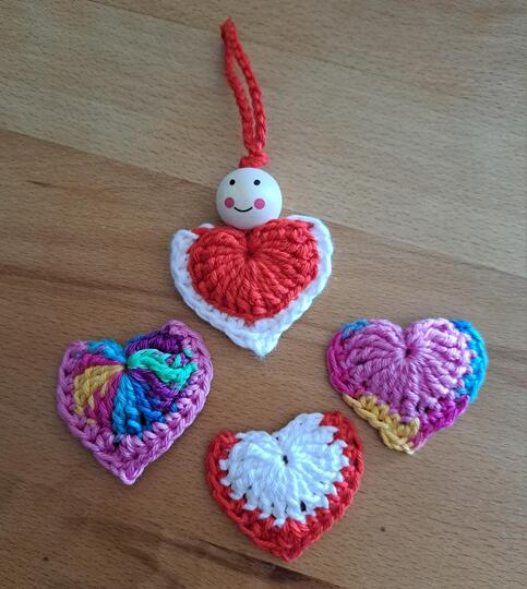 Sweetheart Crochet Pattern Worry Worm english US terms