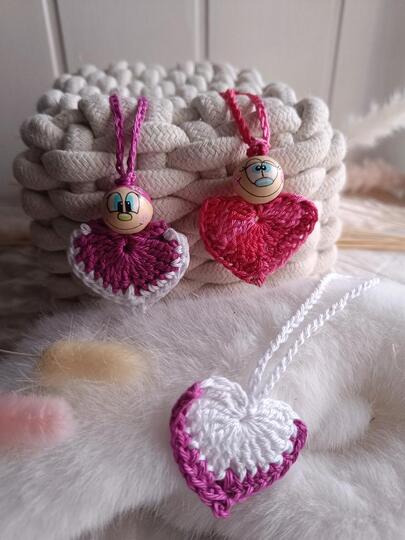 Sweetheart Crochet Pattern Worry Worm english US terms