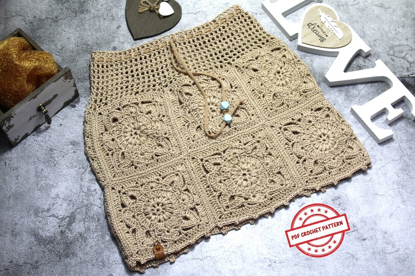 Crocheted skirt with granny squares in sizes S - XL