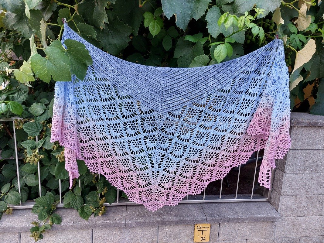 Flat triangular scarf „Kiran BE” – crochet pattern - Image 17