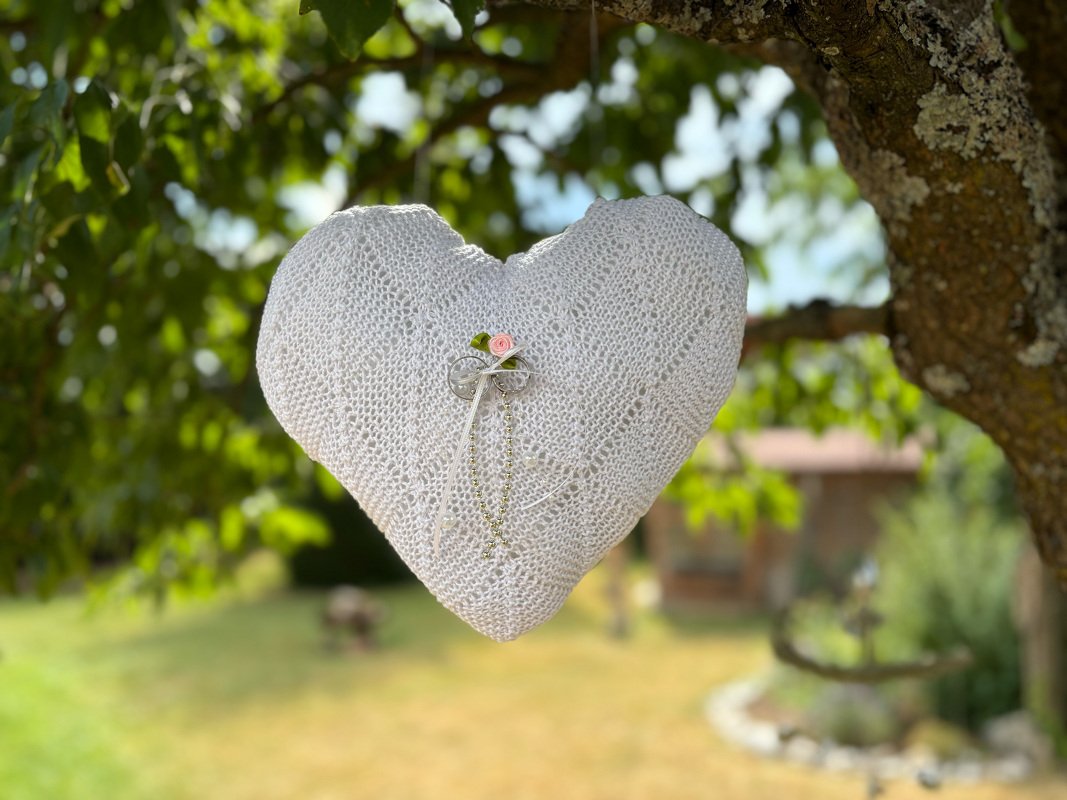 Herzkissen/ Ringkissen "Hearts &amp; Dreams"-Strickanleitung in Patchworkoptik
