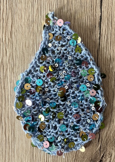 Strickversion Träne der Solidarität