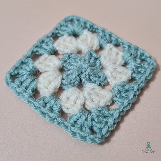 Soft Posy Baby Blanket Crochet Pattern (English)
