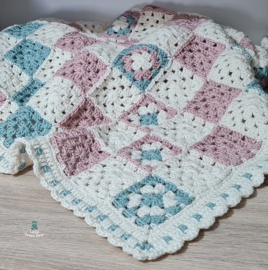 Soft Posy Baby Blanket Crochet Pattern (English)