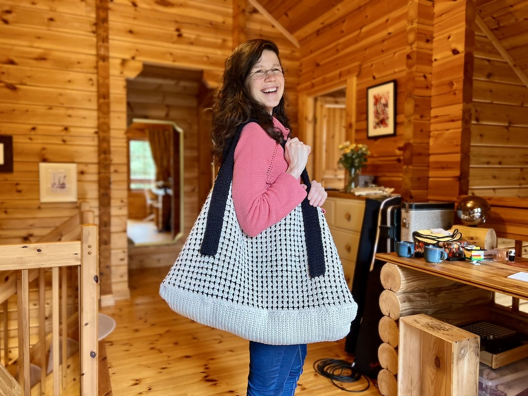 The Giant Project Bag pattern video & PDF by Woolpedia