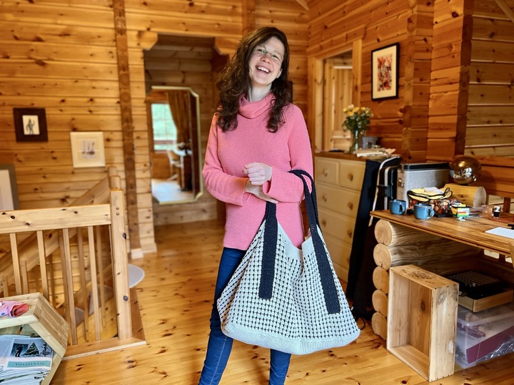 The Giant Project Bag pattern video & PDF by Woolpedia