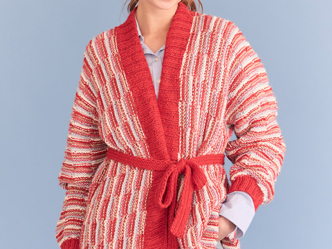 Quergestrickte Jacke mit Gürtel