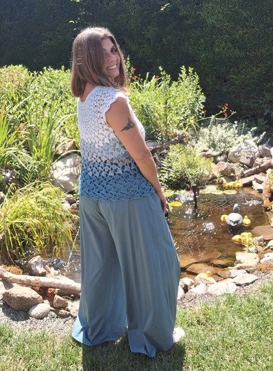 Häkelanleitung: Sommershirt „Concha“ – luftiges Shirt mit Rundpasse