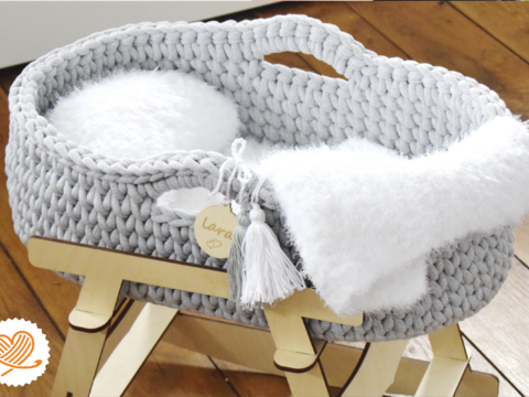 + ANNI + Innenset für das Puppenmoseskörbchen, Mondkissen, Matratze, Decke