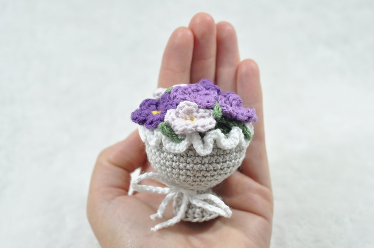 Crochet Pattern Mini Bouquet *Perfect for Yarn Scraps* - Image 2