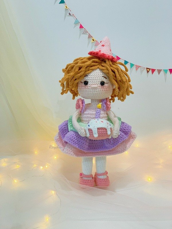 Jennie the doll Crochet Pattern | Amigurumi Doll Pattern
