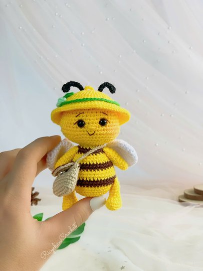 Bee Keychain Crochet Pattern | Cute Bumblebee Plushie PDF Tutorial