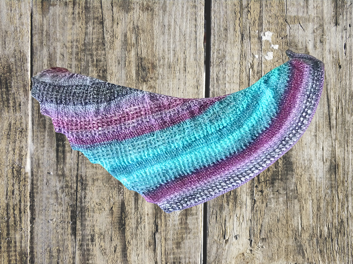 Knitting pattern: Knitted dragon shawl Chiichai