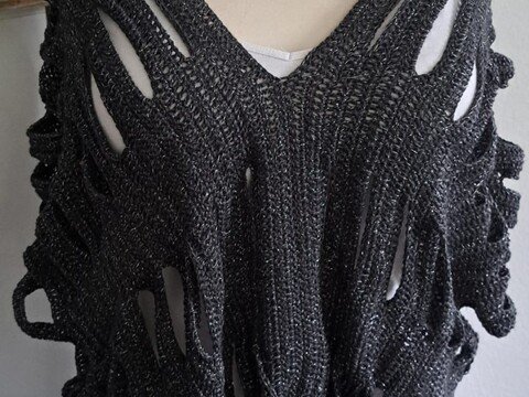 Fiona der quer gehäkelte Poncho