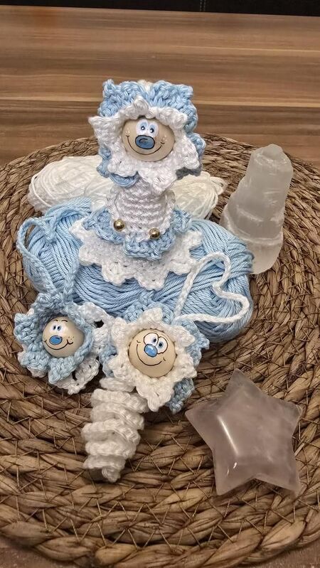 Ice Flower Worry Worm Crochet Pattern US terms - Image 7