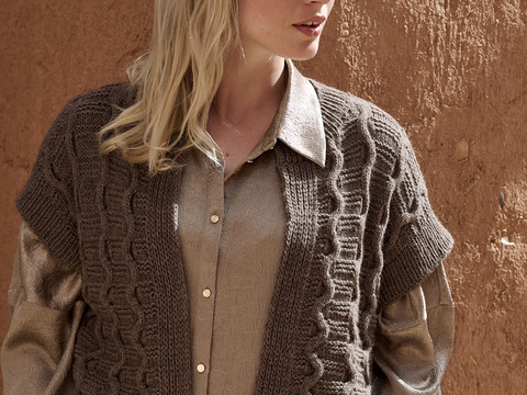 Weste mit Zickzack-Streifen