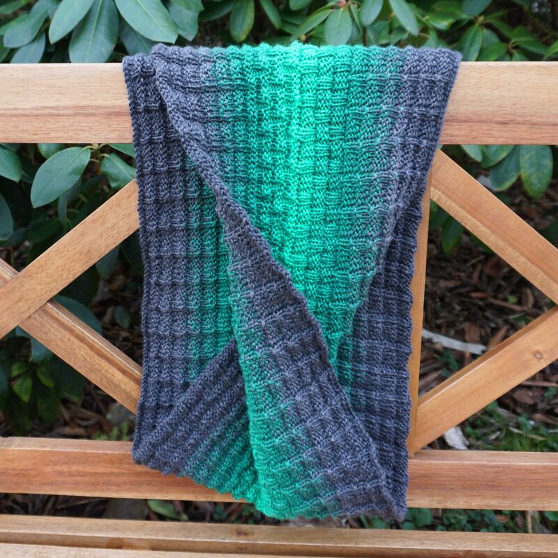 Tolen Moebius Infinity Scarf, Cowl, textured, knitting pattern - Image 7