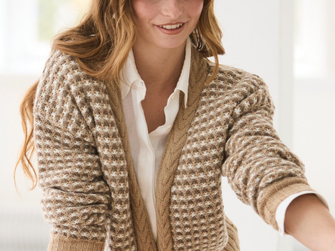 Jacke mit Hebemaschenmuster und Zopfblende