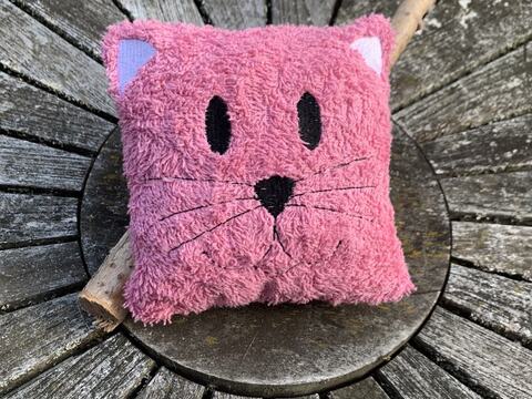 KatzeKissen Stickdatei ITH 16x26 24x36 Katze Kissen Dekokissen Kuschelkisse