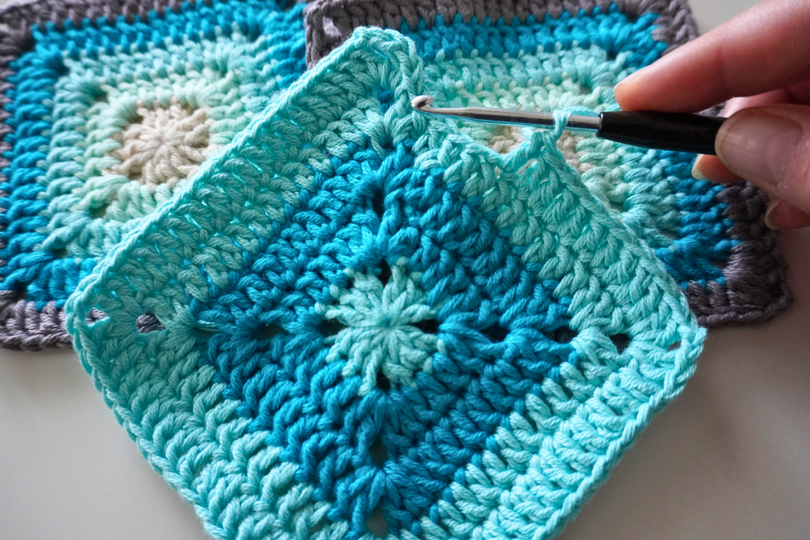 Crochet Solid Granny Square – with a neat round start