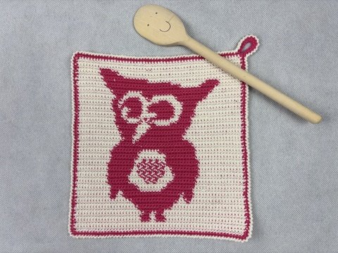 Potholder Eugenia the Owl – A Tapestry Crochet Pattern