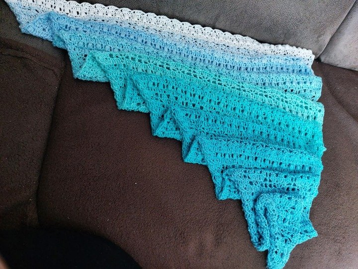 Häkelanleitung flaches oder asymmetrisches Dreieckstuch Liadan