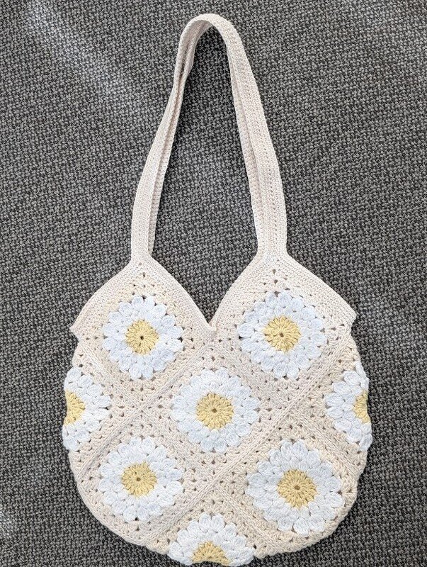 Häkelanleitung für eine Tasche mit Blumenmuster - Bild 3