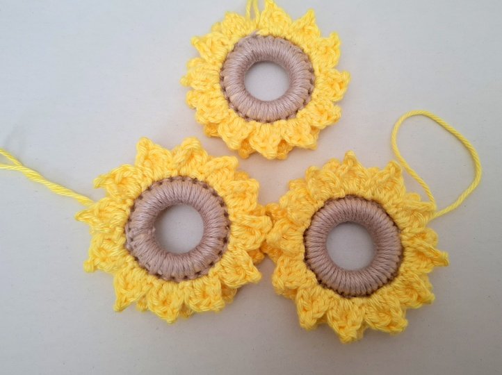 Sonnenblumen Anhänger häkeln