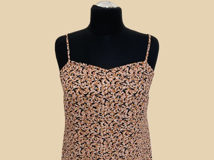 Langes Kleid mit Spaghettiträgern