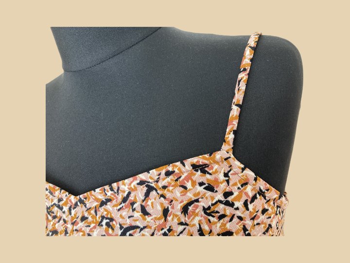 Langes Kleid mit Spaghettiträgern