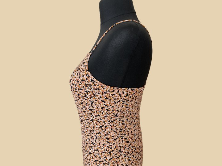 Langes Kleid mit Spaghettiträgern