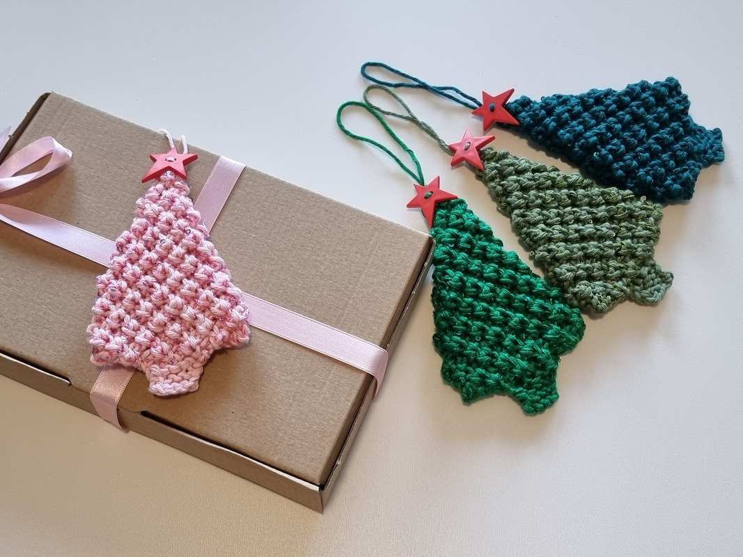 festliche Tannen-Strickanleitung für Weihnachtsdeko, Geschenkanhänger uvm - Bild 8