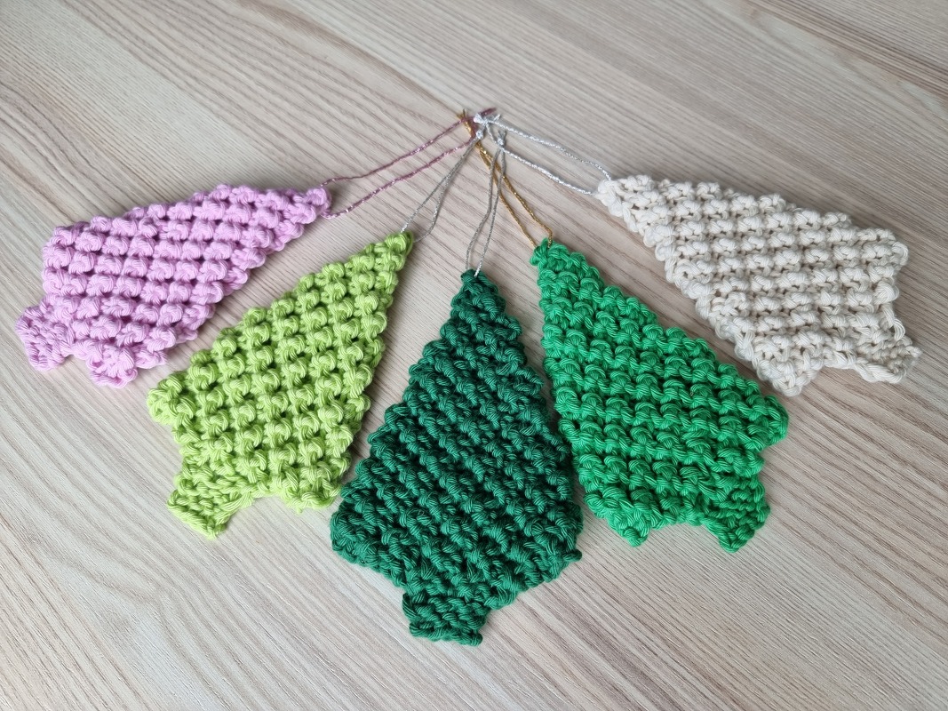 festliche Tannen-Strickanleitung für Weihnachtsdeko, Geschenkanhänger uvm