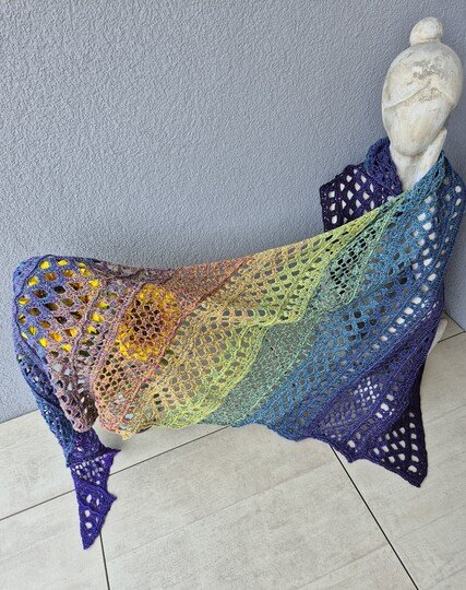 Crochet Pattern Triangular Scarf "Dryope"