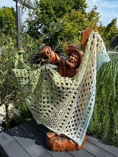 Crochet Pattern Triangular Scarf "Dryope"