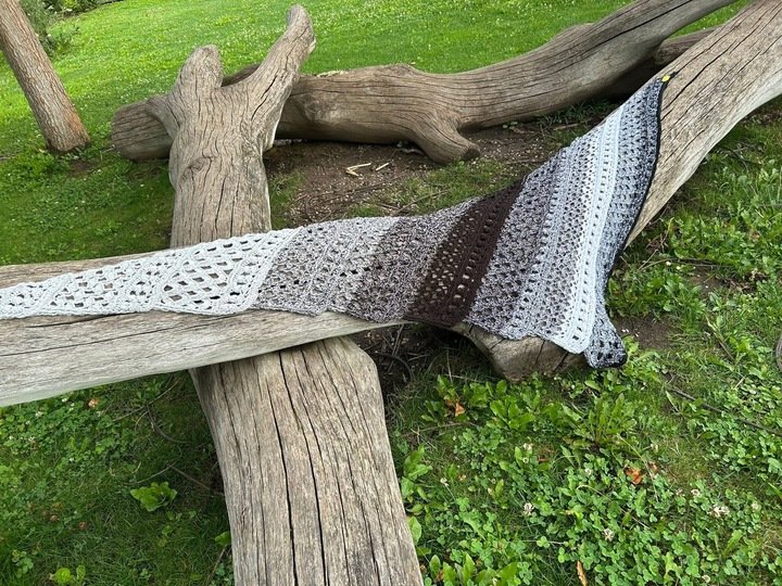 Crochet Pattern Triangular Scarf "Dryope"