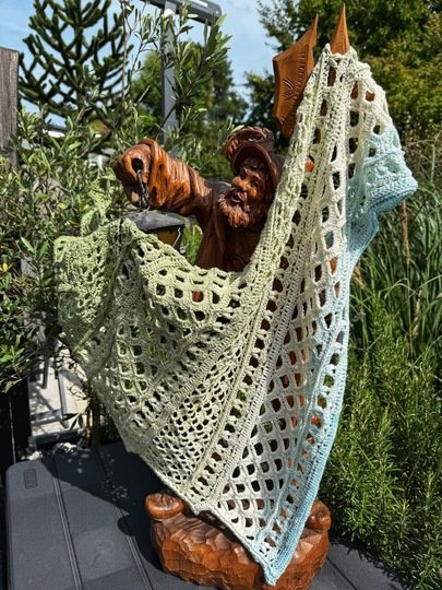 Crochet Pattern Triangular Scarf "Dryope"