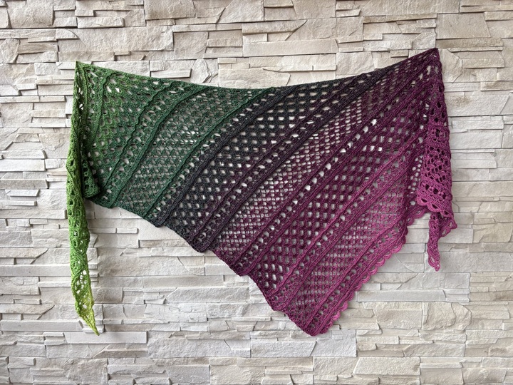 Crochet Pattern Triangular Scarf "Dryope"