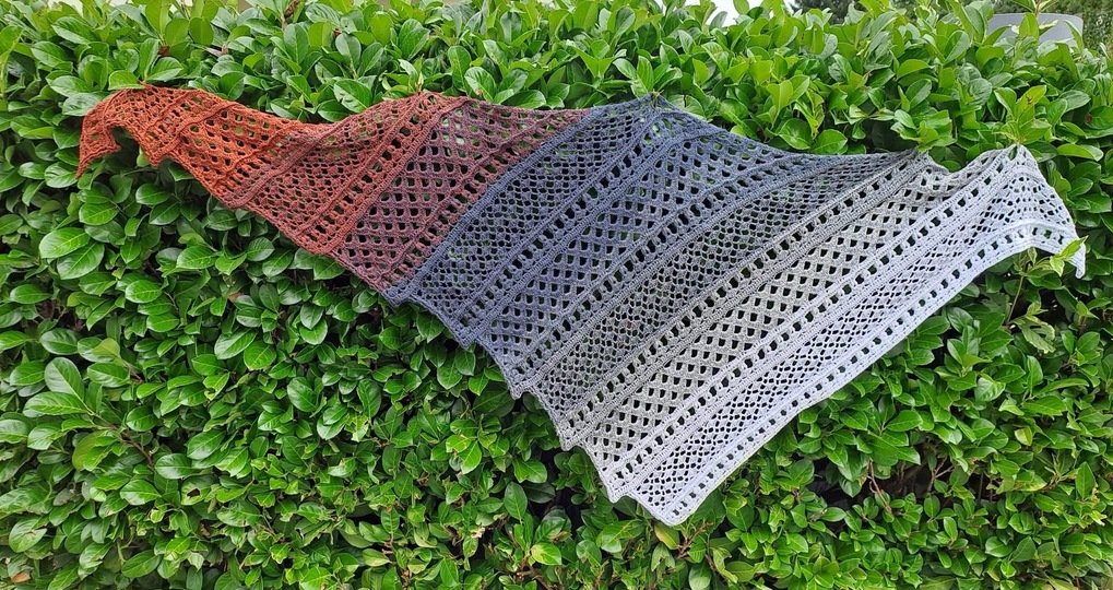 Crochet Pattern Triangular Scarf "Dryope"