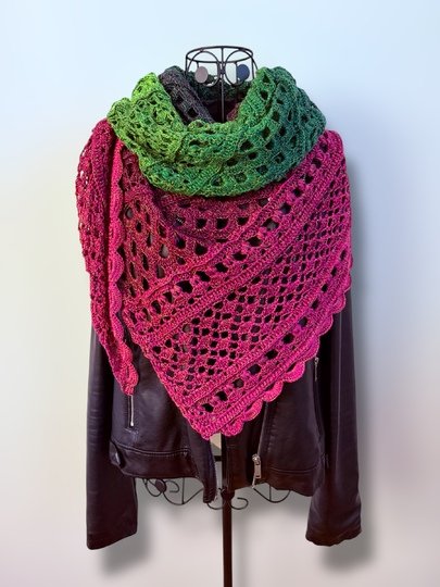 Crochet Pattern Triangular Scarf "Dryope"