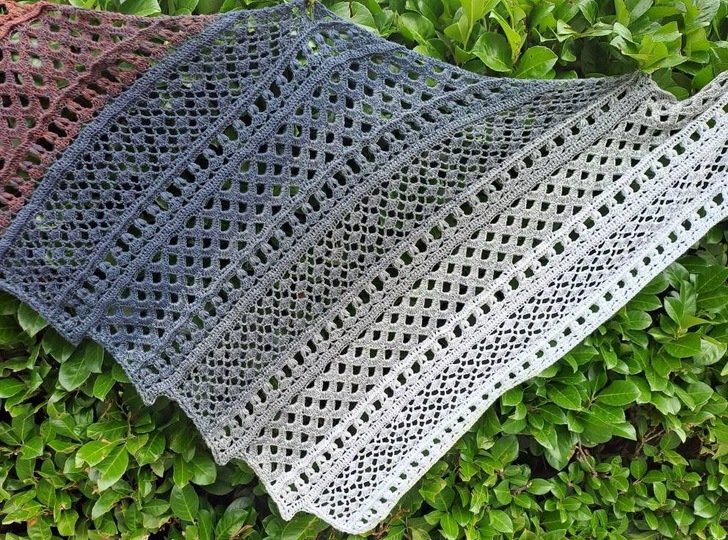 Crochet Pattern Triangular Scarf "Dryope"