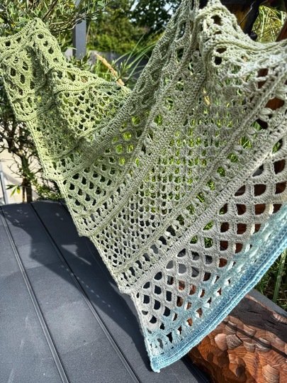 Crochet Pattern Triangular Scarf "Dryope"