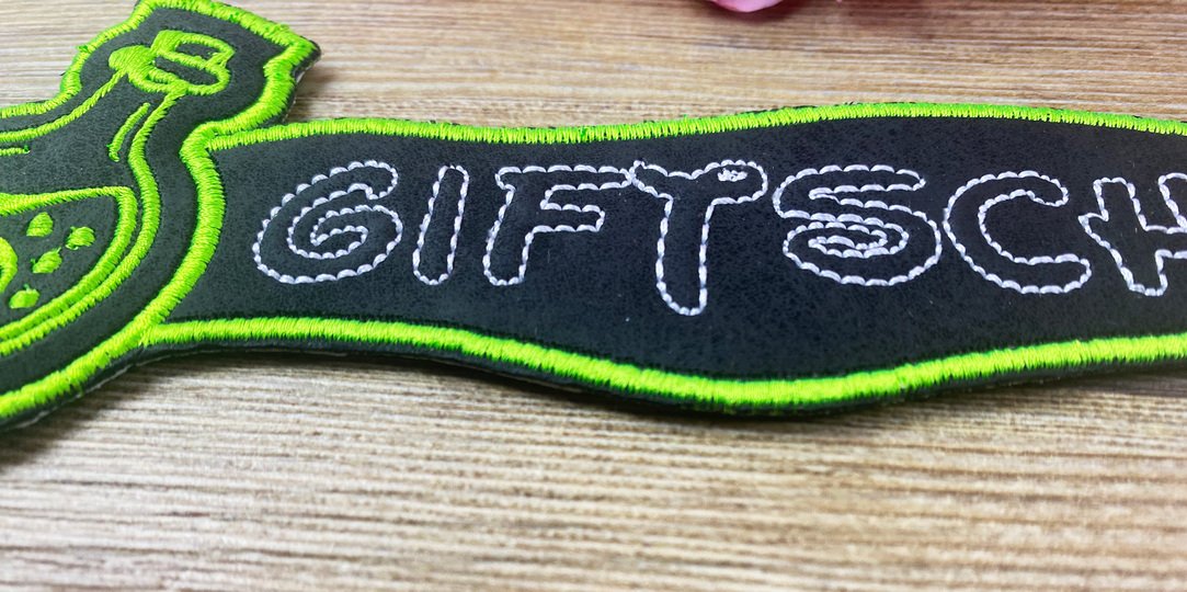 Stickdatei 3D-Anhänger GIFTSCHRANK, Maschinenstickdatei