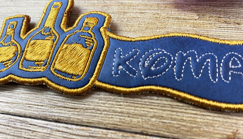 Stickdatei 3D-Anhänger KOMASÄUFER, Maschinenstickdatei